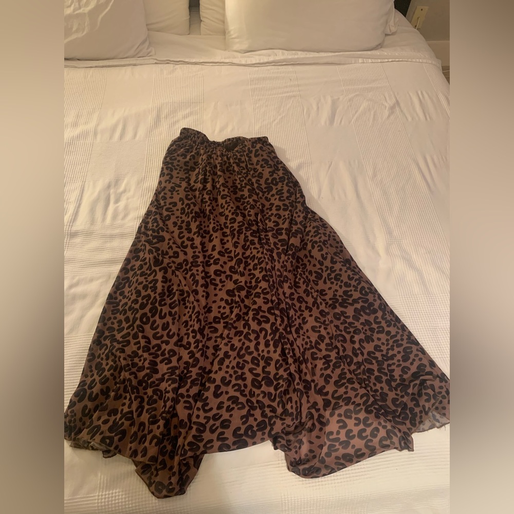 Chic Wish Size Medium Maxi Cheetah Skirt